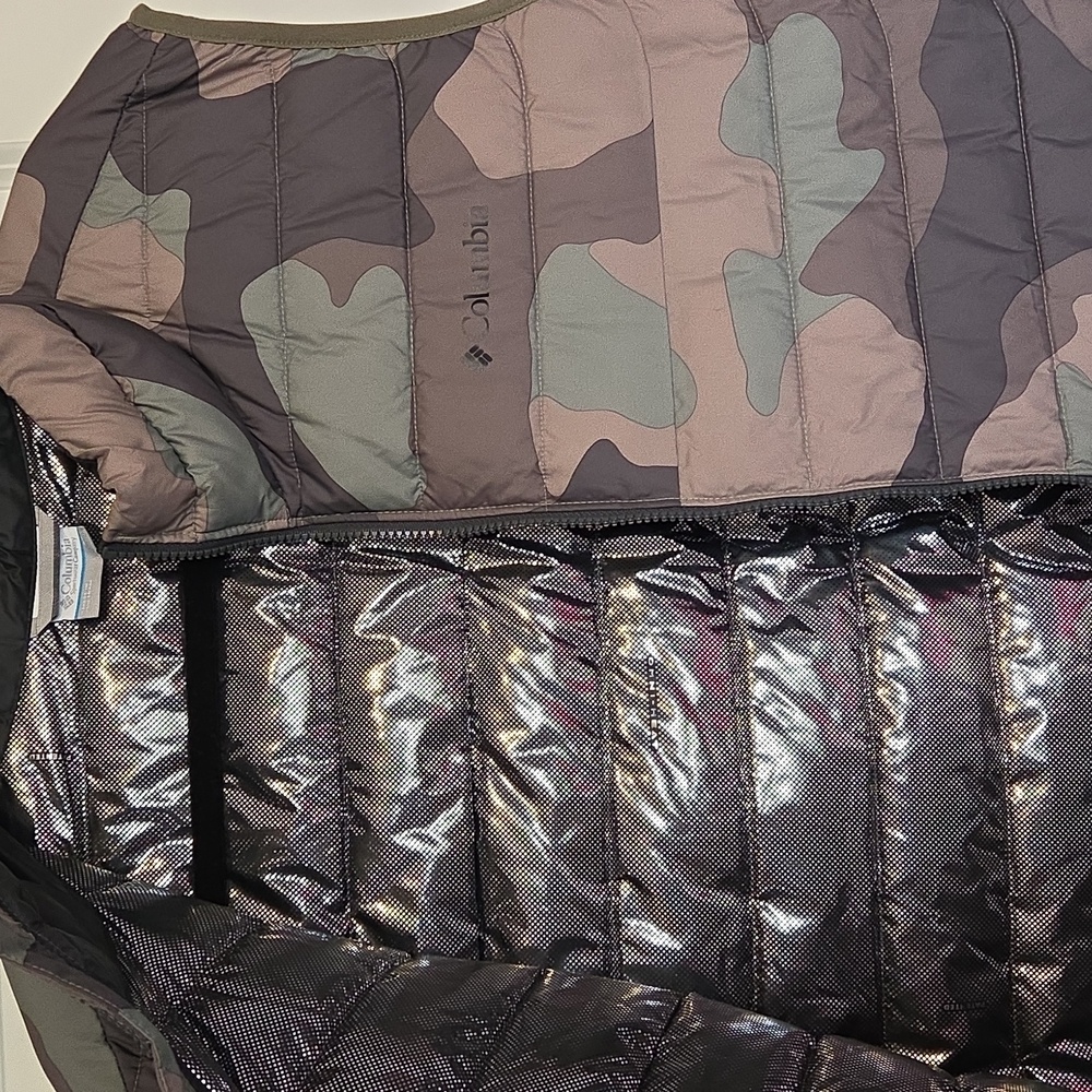 Columbia Omni Heat Men's Puffer vest in a Camouflage - Picture 3 of 5